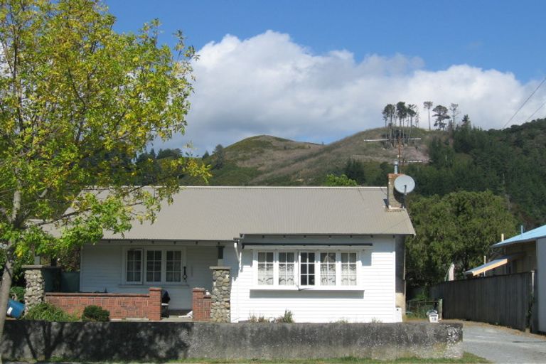 Photo of property in 15 Seddon Street, Wallaceville, Upper Hutt, 5018