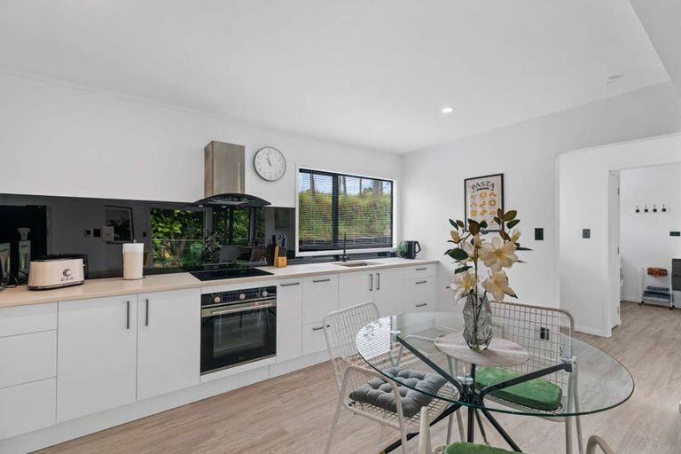 Photo of property in 16 Shelly Beach Road, Shelly Beach, Helensville, 0874