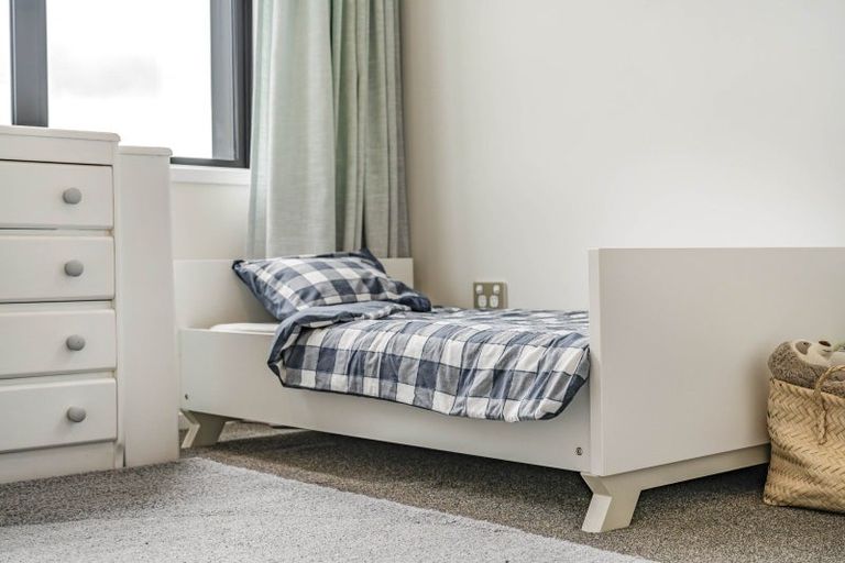 Photo of property in 10 Walter Merton Road, Hobsonville, Auckland, 0616