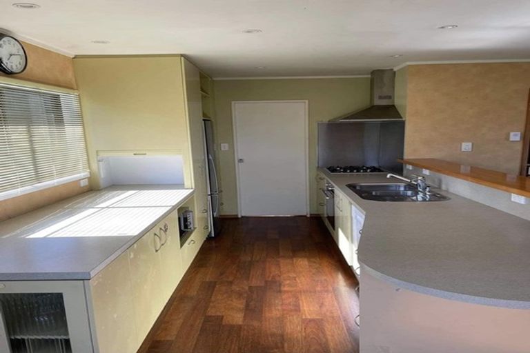 Photo of property in 70 Hadfield Street, Beach Haven, Auckland, 0626