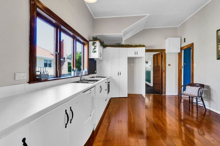 Photo of property in 68 Collins Street, Hawera, 4610