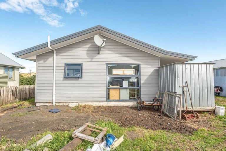 Photo of property in 12 Beaumaris Avenue, Castlecliff, Whanganui, 4501