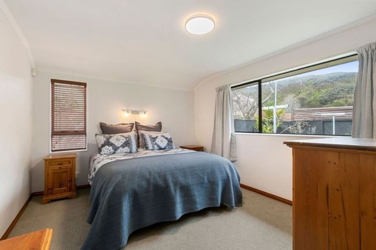 Photo of property in 29 Mcenroe Grove, Naenae, Lower Hutt, 5011