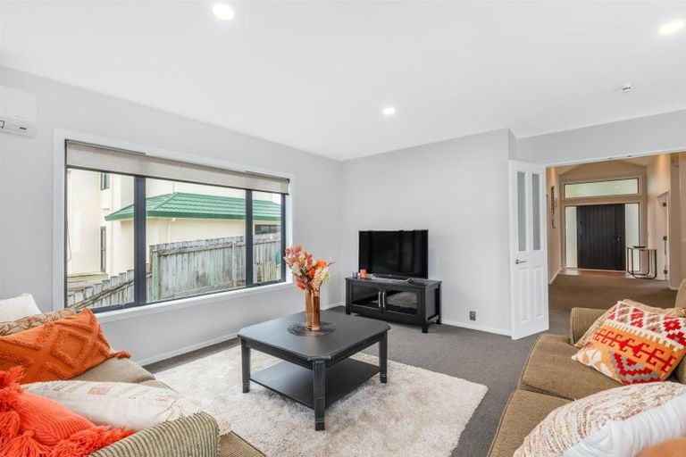 Photo of property in 41 Samwell Drive, Whitby, Porirua, 5024