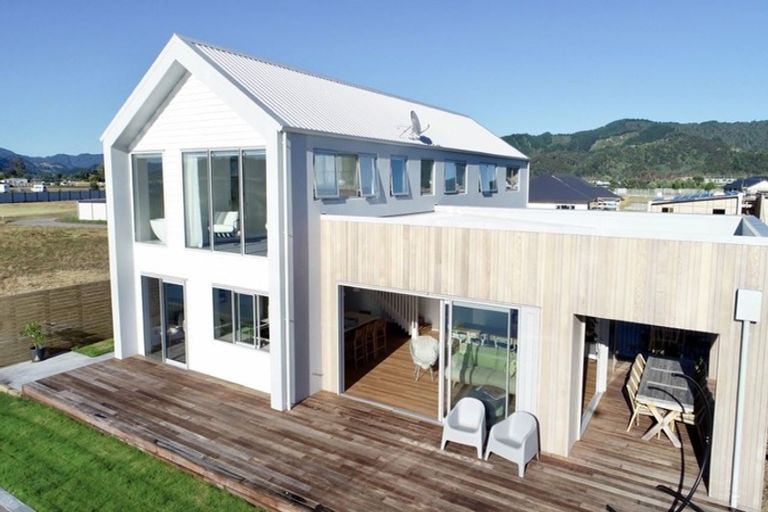 Photo of property in 16 Ngaroma Crescent, Whitianga, 3510