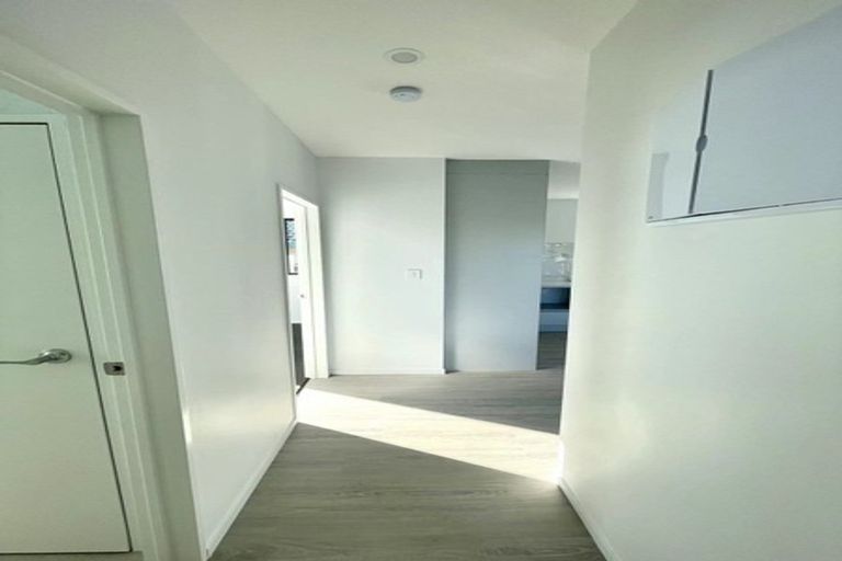 Photo of property in 21 Heathridge Place, Burswood, Auckland, 2013