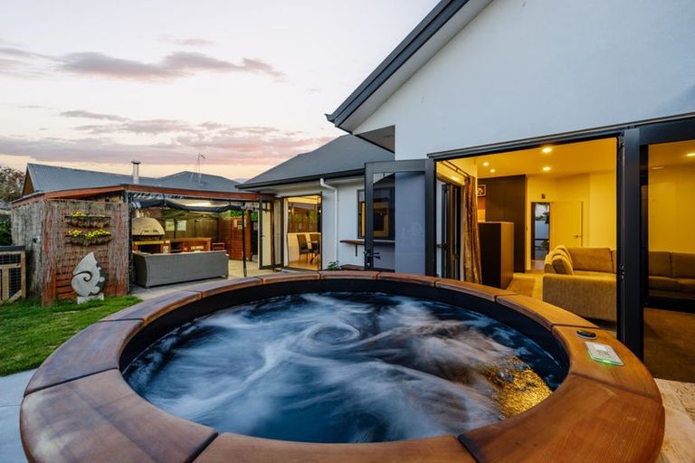 Photo of property in 25 Somerton Drive, Huntington, Hamilton, 3210