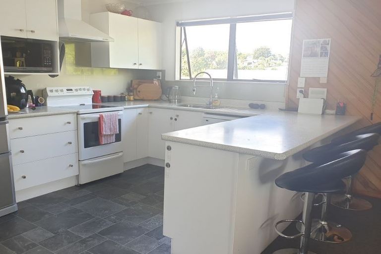 Photo of property in 16 Awanui Place, Welcome Bay, Tauranga, 3112