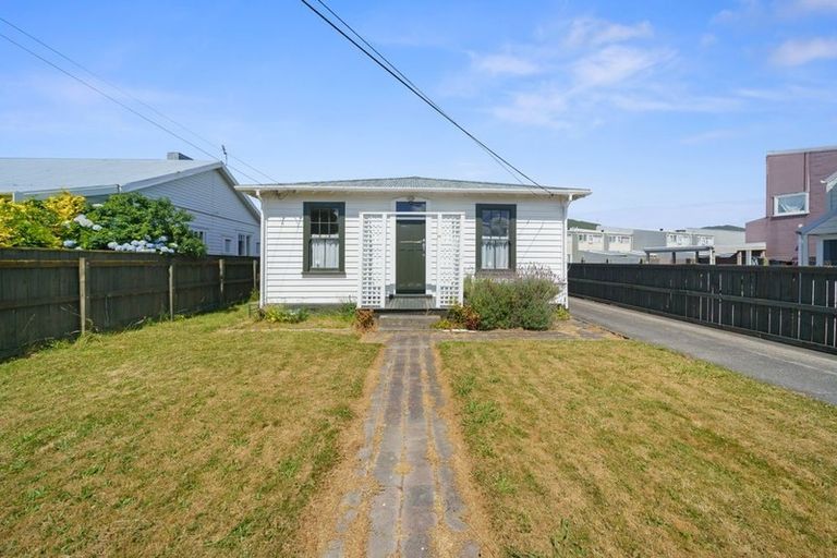 Photo of property in 26 Awamutu Grove, Waiwhetu, Lower Hutt, 5010