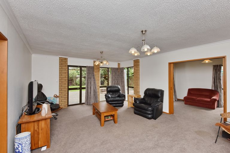 Photo of property in 23 Derenzy Place, Avonhead, Christchurch, 8042