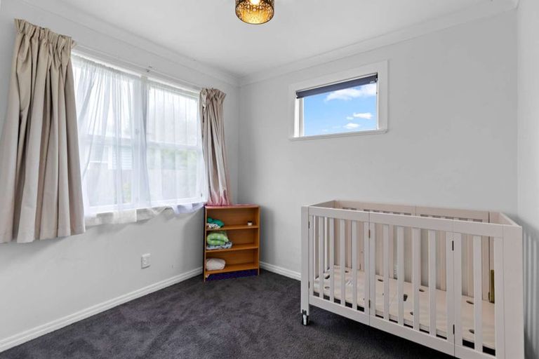 Photo of property in 28 Mazengarb Road, Paraparaumu Beach, Paraparaumu, 5032