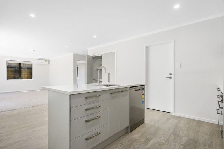 Photo of property in 58 Leathem Crescent, Pokeno, 2402