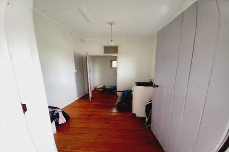 Photo of property in 137 Seabrook Avenue, New Lynn, Auckland, 0600