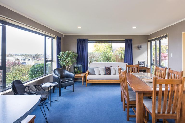 Photo of property in 84 Parnell Heights, Kelvin Grove, Palmerston North, 4414