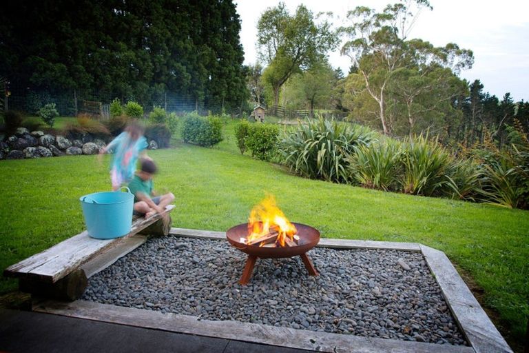 Photo of property in 225 Awai Road, Tarurutangi, New Plymouth, 4372