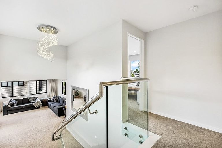 Photo of property in 34a Lyons Avenue, Murrays Bay, Auckland, 0630