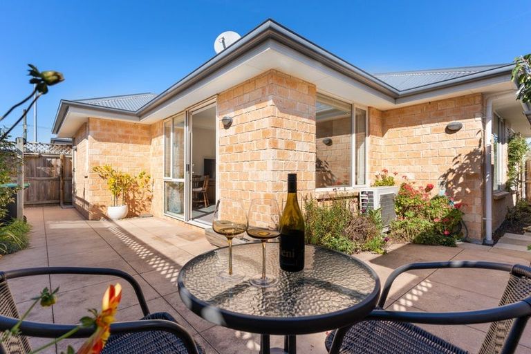 Photo of property in 2/280 Halswell Road, Halswell, Christchurch, 8025