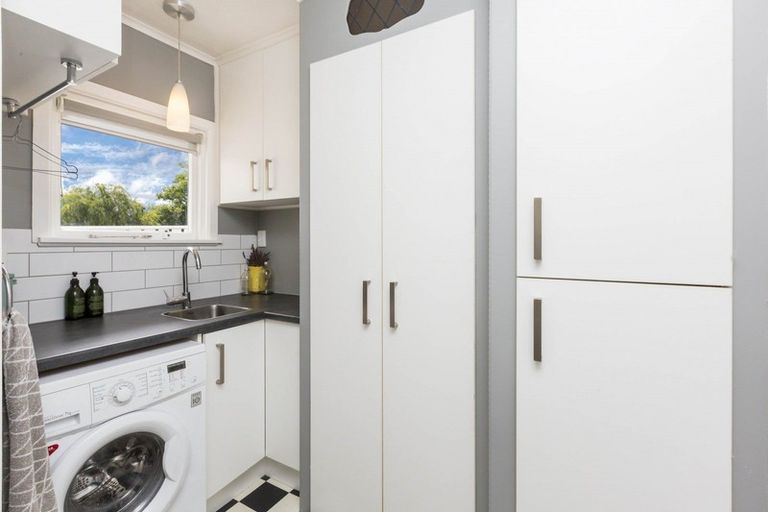Photo of property in 44 Dowling Grove, Silverstream, Upper Hutt, 5019