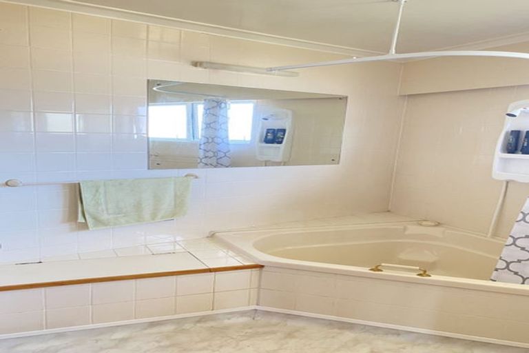 Photo of property in 10 Chedworth Avenue, Chedworth, Hamilton, 3210