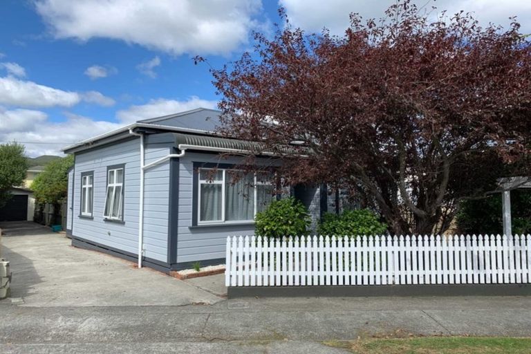 Photo of property in 156 Kings Crescent, Hutt Central, Lower Hutt, 5010