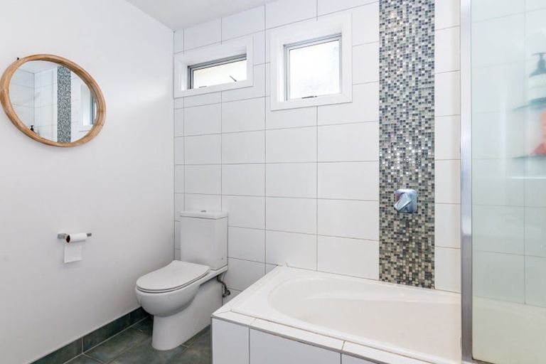 Photo of property in 83 Pleasant Road, Glen Eden, Auckland, 0602