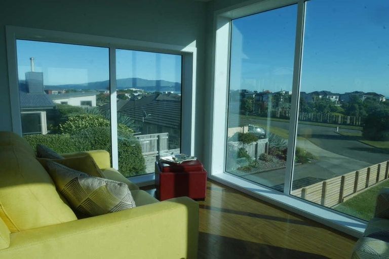 Photo of property in 156 Field Way, Waikanae Beach, Waikanae, 5036