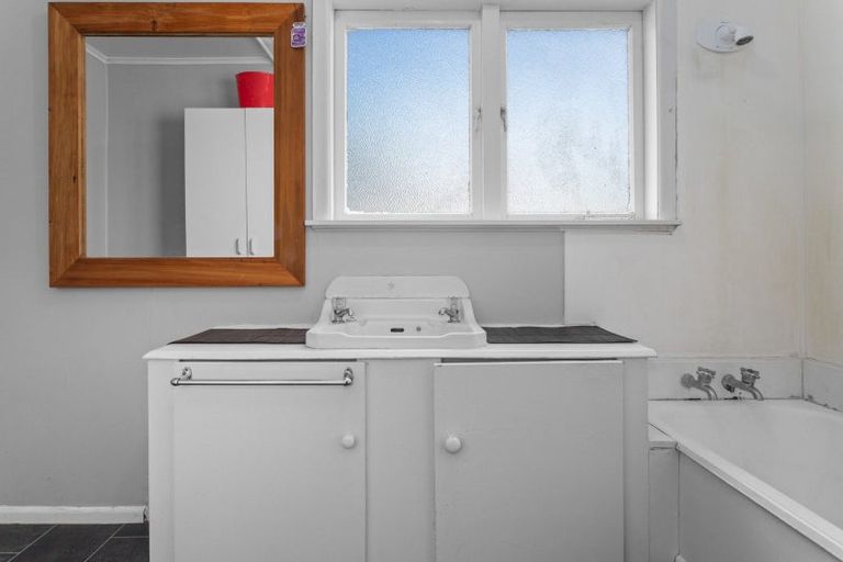 Photo of property in 46 College Road, Edgecumbe, 3120