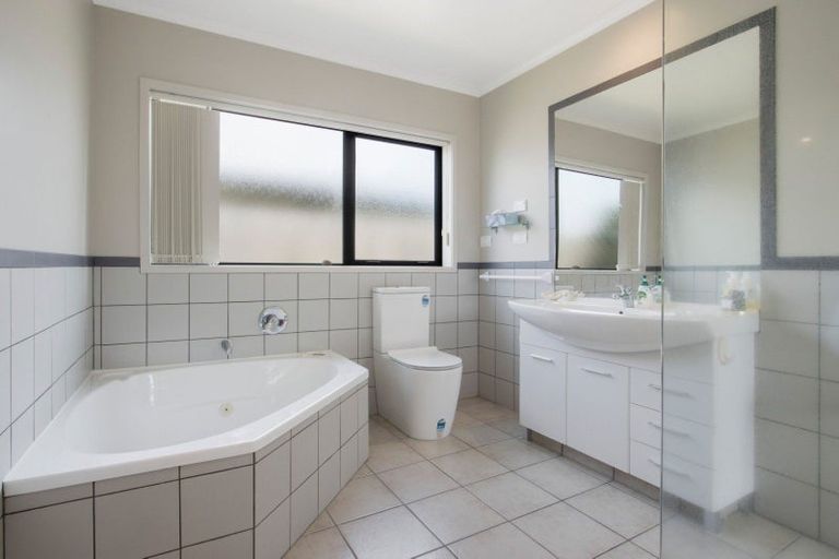 Photo of property in 20a Heron Crescent, Katikati, 3129