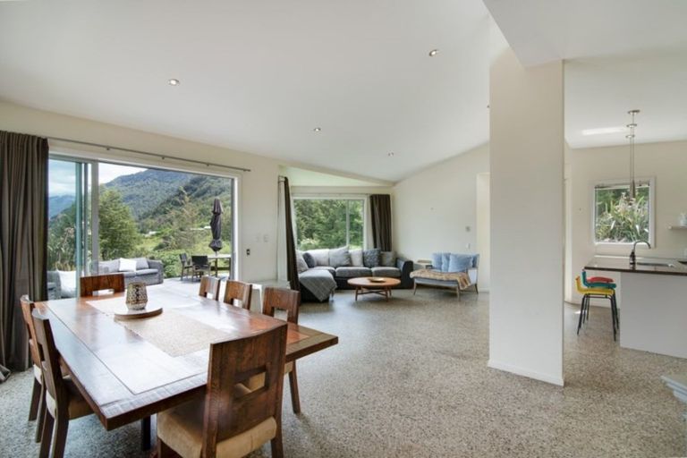 Photo of property in 11 Tall Tree Lane, Mount Creighton, Queenstown, 9371