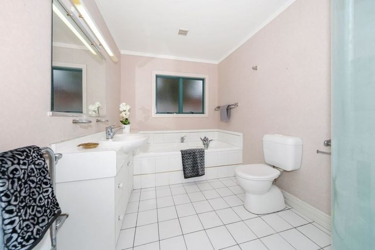 Photo of property in 10 Oakmont Place, Rototuna, Hamilton, 3210