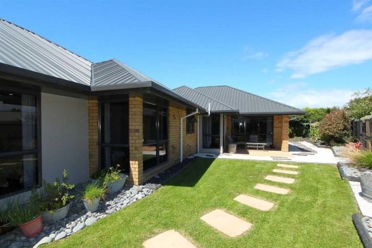 Photo of property in 29 Aston Drive, Waimairi Beach, Christchurch, 8083