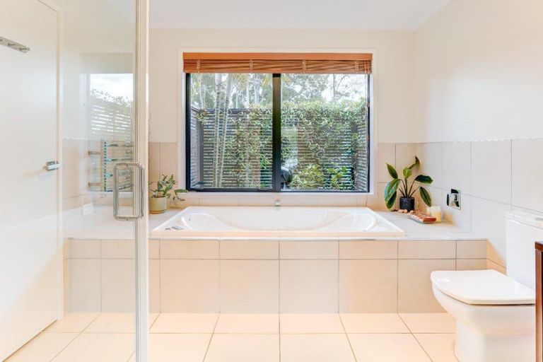 Photo of property in 24 Urutawa Drive, Kerikeri, 0230