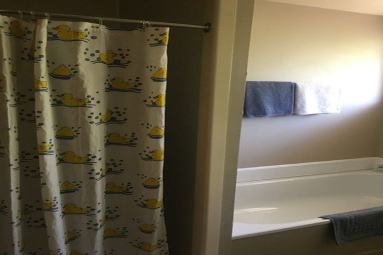 Photo of property in 2/19 Resolution Place, Bryndwr, Christchurch, 8053