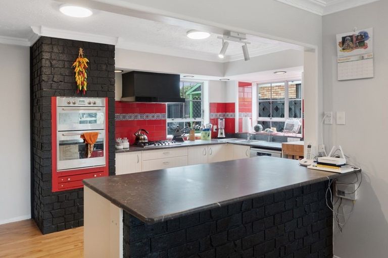 Photo of property in 27 Madill Road, St Andrews, Hamilton, 3200