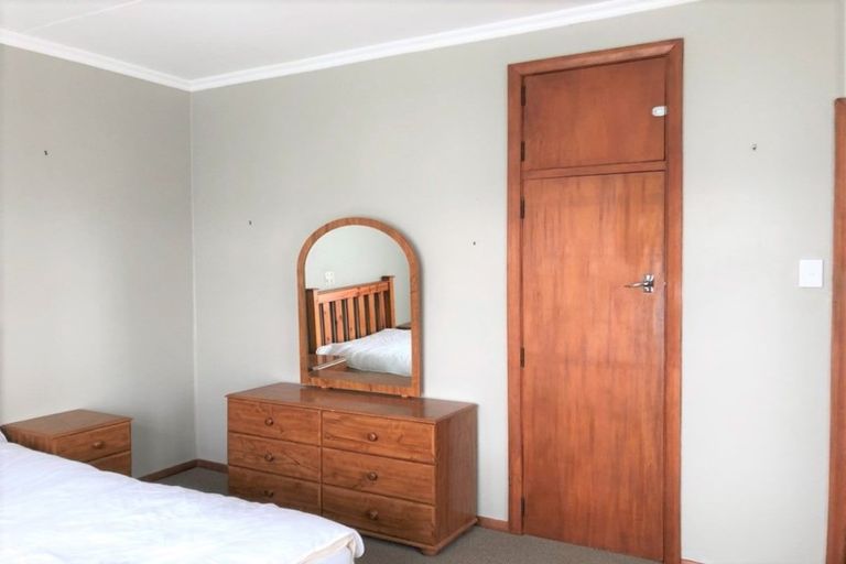 Photo of property in 21 George Street, Levin, 5510