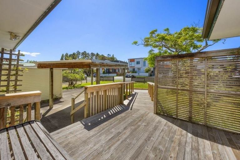 Photo of property in 79 Oreil Avenue, West Harbour, Auckland, 0618
