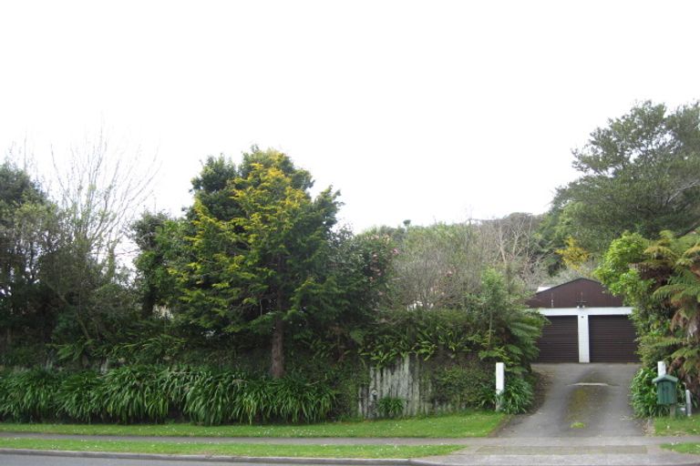 Photo of property in 65 Poplar Grove, Whalers Gate, New Plymouth, 4310