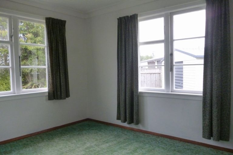 Photo of property in 13 Douglas Street, Hawera, 4610