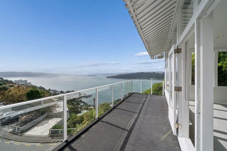 Photo of property in 100 Grafton Road, Roseneath, Wellington, 6011