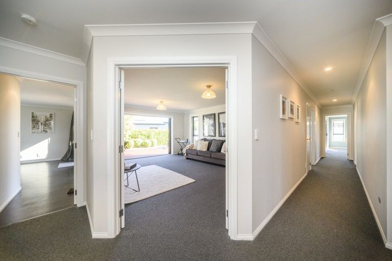 Photo of property in 25 Trump Place, Kelvin Grove, Palmerston North, 4414