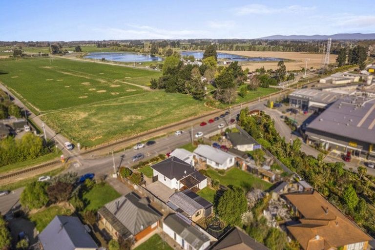 Photo of property in 37 Railway Road, Rangiora, 7400