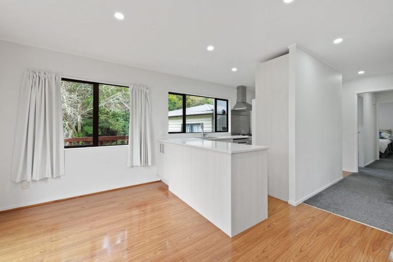 Photo of property in 39a Evelyn Road, Cockle Bay, Auckland, 2014