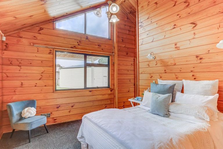 Photo of property in 12 Pickwick Road, Otamatea, Whanganui, 4571