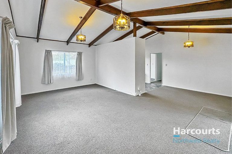 Photo of property in 1/729 Swanson Road, Swanson, Auckland, 0612