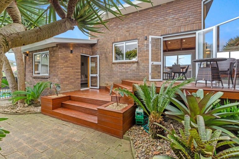 Photo of property in 44 Westpark Drive, West Harbour, Auckland, 0618