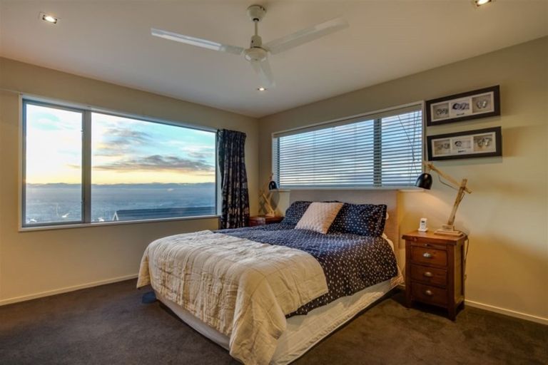 Photo of property in 25 Parkridge Place, Mount Pleasant, Christchurch, 8081