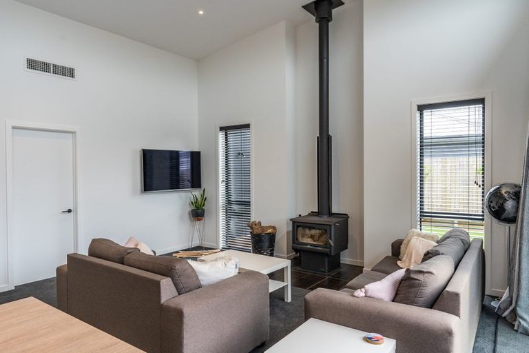 Photo of property in 15 Hamlett Drive, Woodend, 7610