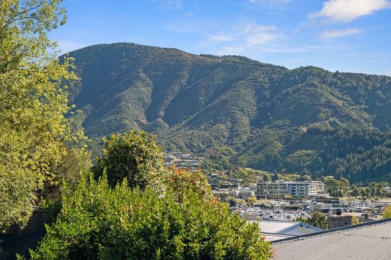 Photo of property in 25c Milton Terrace, Picton, 7220