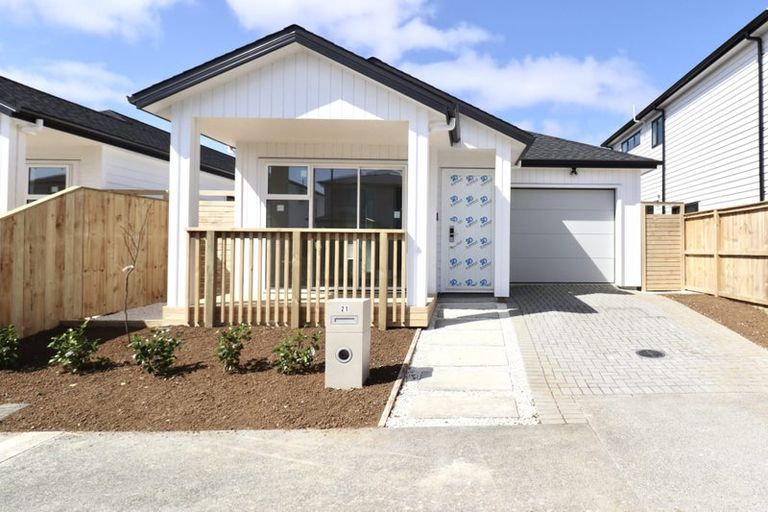 Photo of property in 21 Woven Place, Karaka, Papakura, 2113