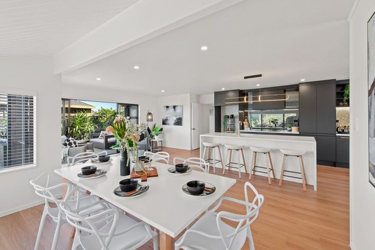 Photo of property in 1/149 West Harbour Drive, West Harbour, Auckland, 0618